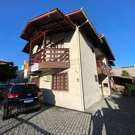 Apartamentos Vo Lela Bombinhas Buitenkant foto
