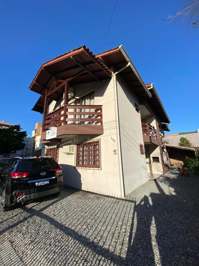 Apartamentos Vo Lela Bombinhas Buitenkant foto