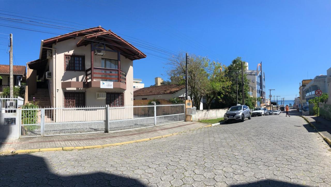 Apartamentos Vo Lela Bombinhas Buitenkant foto