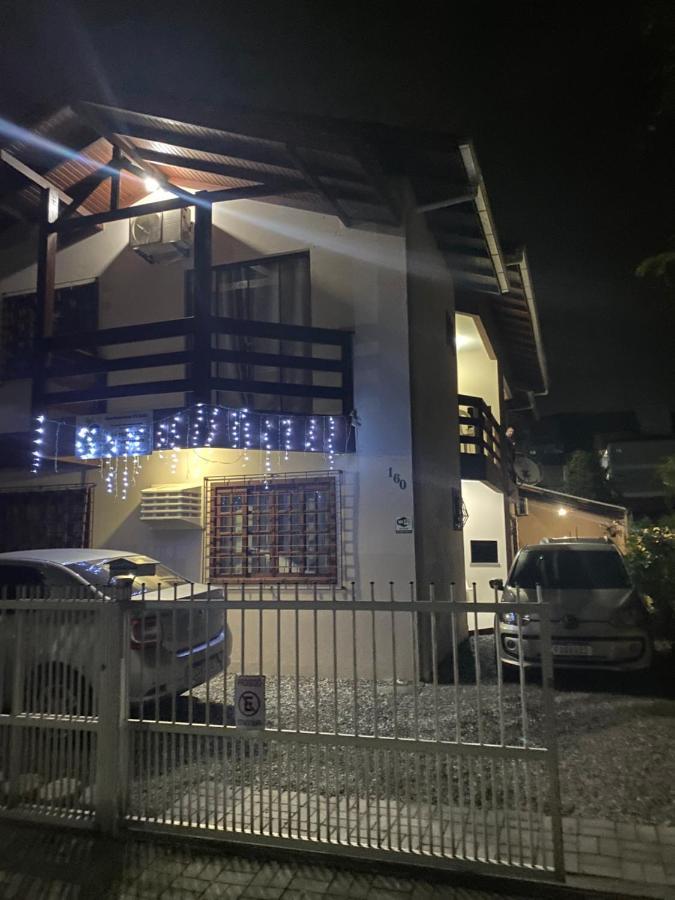 Apartamentos Vo Lela Bombinhas Buitenkant foto